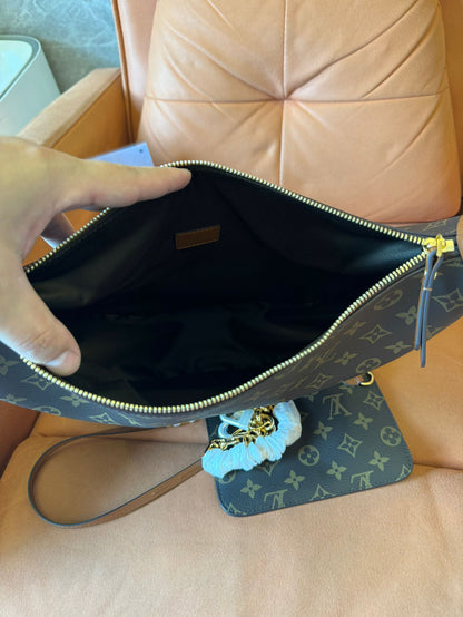 Louis vuitton loop hobo bag