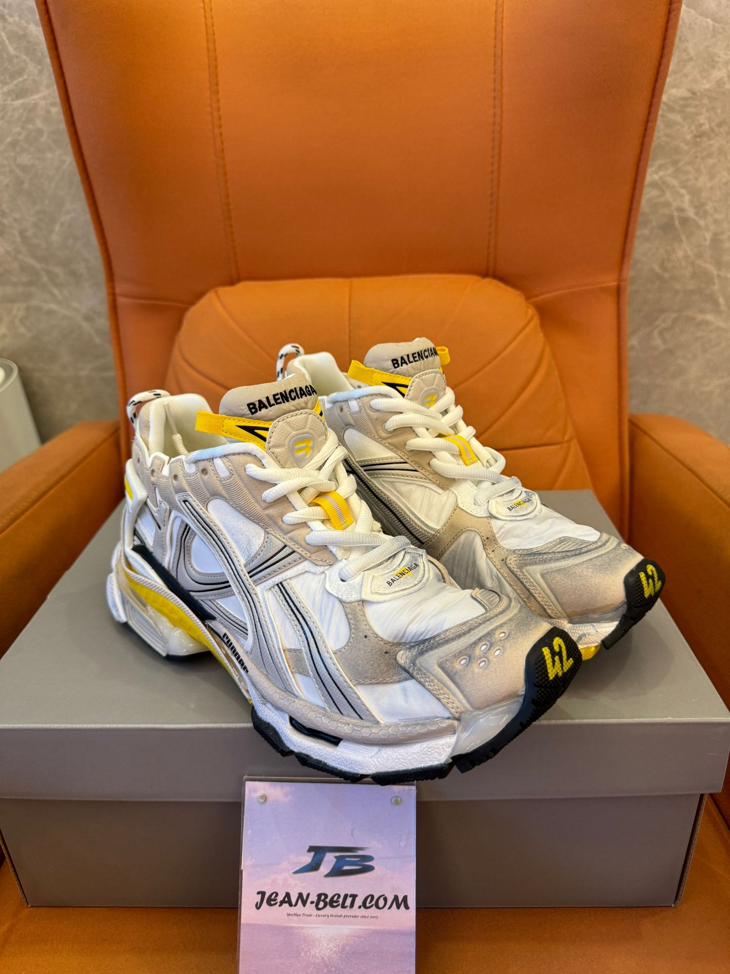 Balenciaga runner shoes for unisex