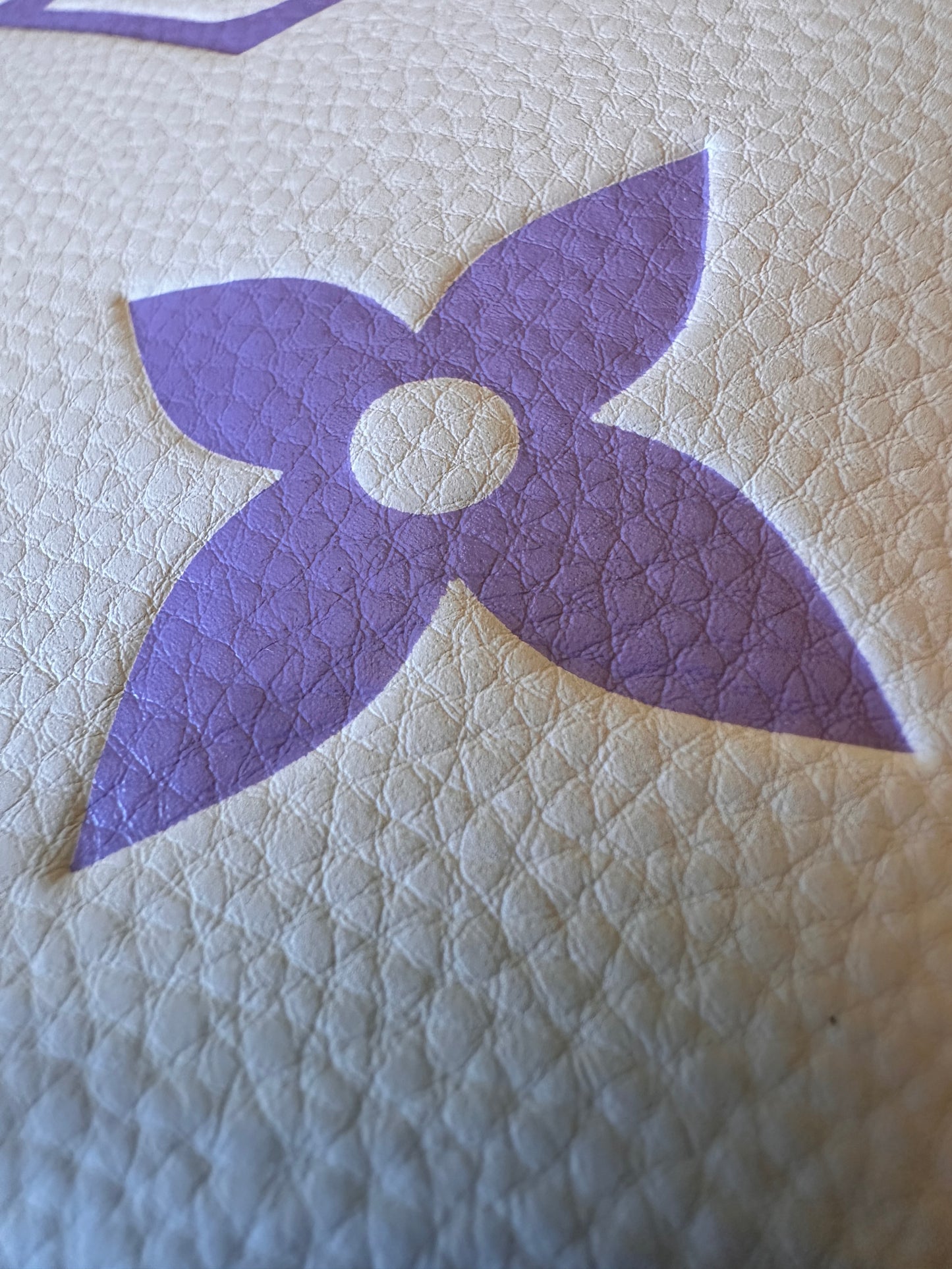 Louis Vuitton m24048 néonoé bb handbag white purple