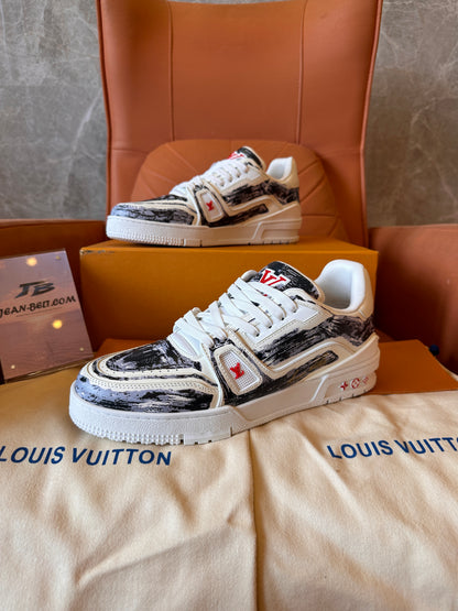 Louis Vuitton trainer shoes for unisex