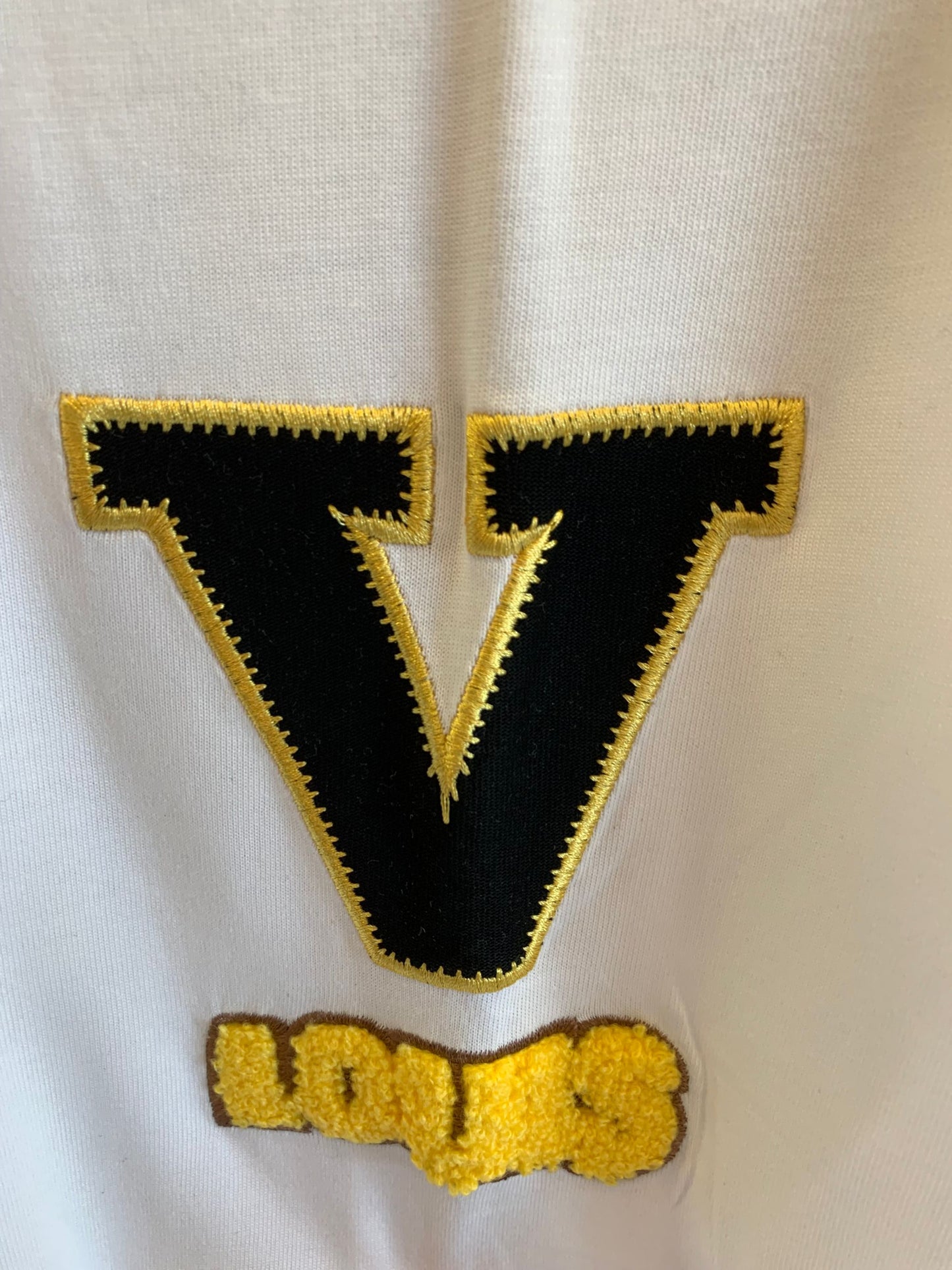 Louis Vuitton white t-Shirt with gold chain detail and embroidered logo