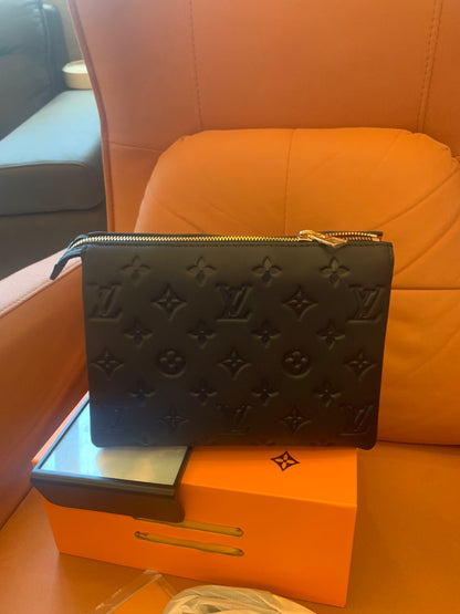 Louis Vuitton noir puffy coussin mm bag