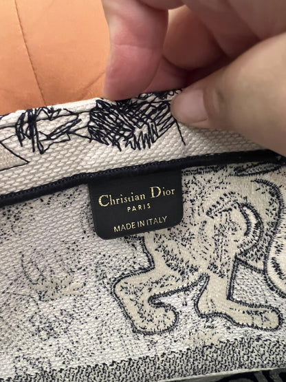 Dior book tote blue tiger