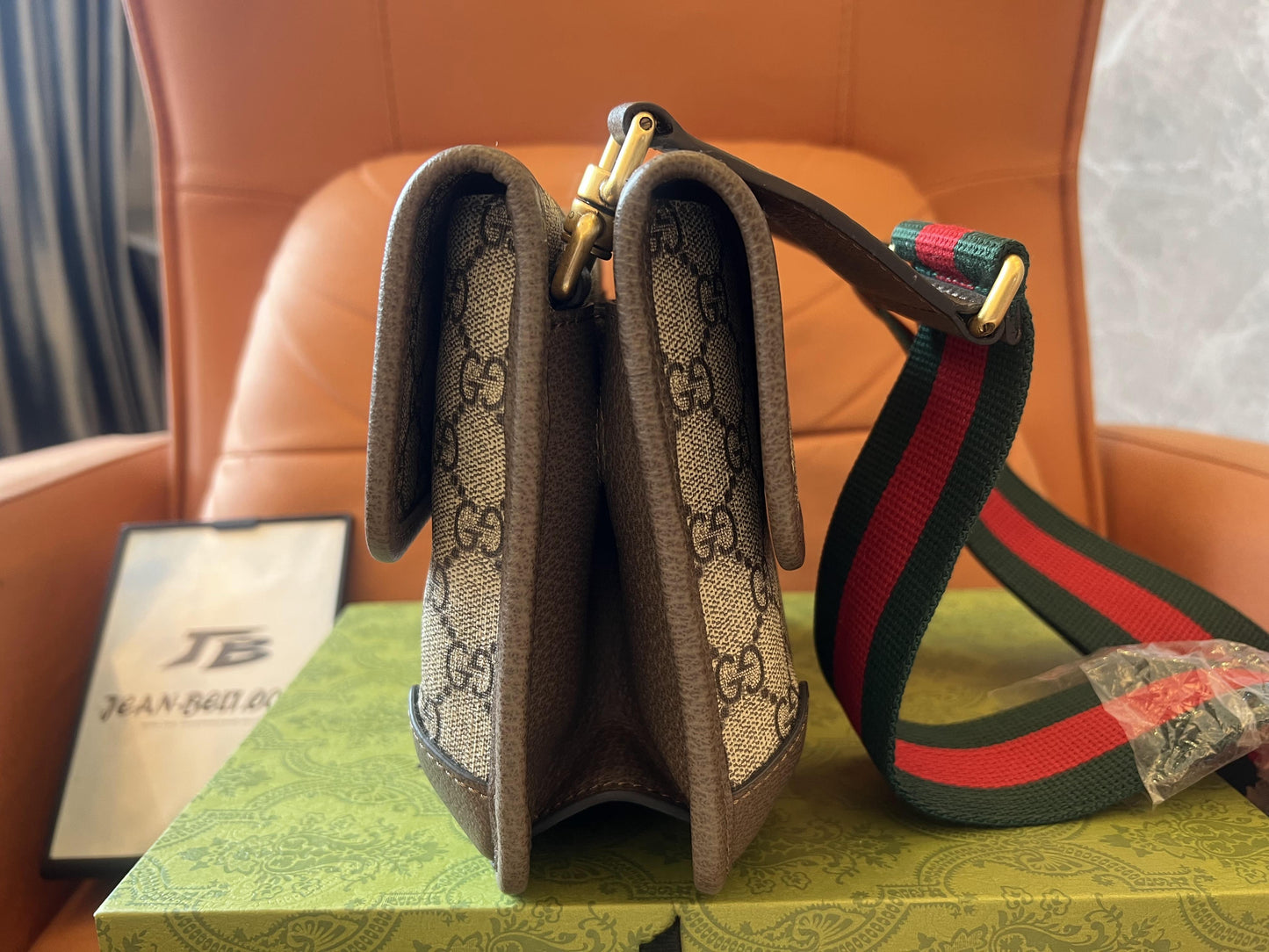 Gucci gg supreme mini messenger bag