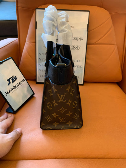 Louis Vuitton on my side pm black calf