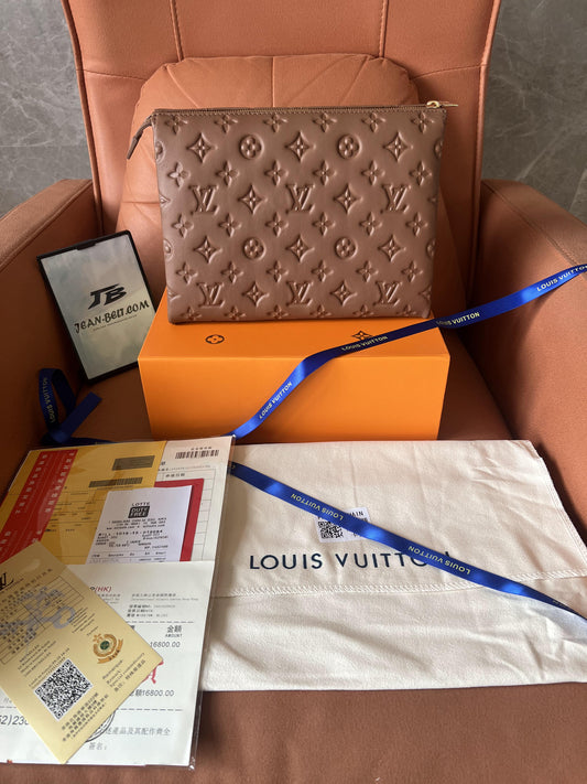 Louis Vuitton noir puffy coussin mm bag