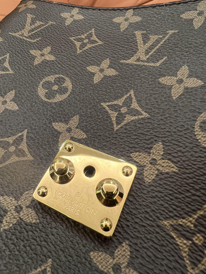 Louis Vuitton monogram reverse pochette metis