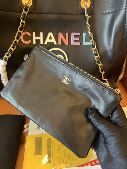 Chanel 22 tote shopping bag black