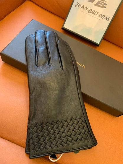 Bottega Veneta intrecciato black leather gloves