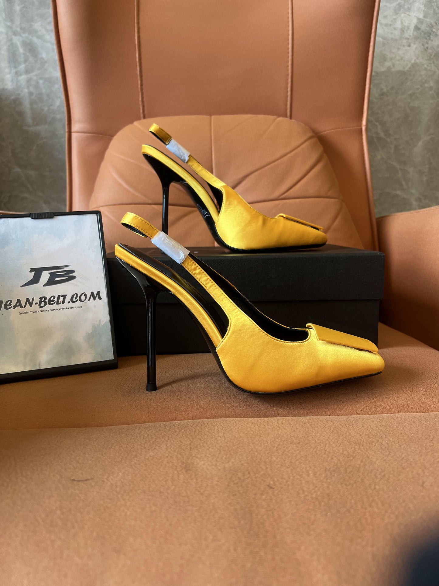 Saint Laurent women's yellow fabric george pumps