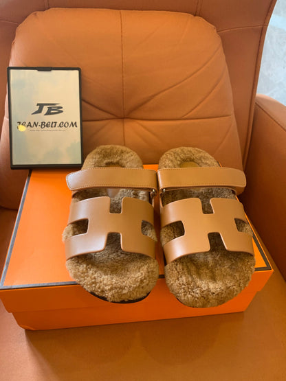 Hermès shearling Oran sandals