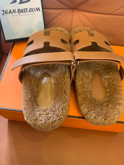 Hermès shearling Oran sandals