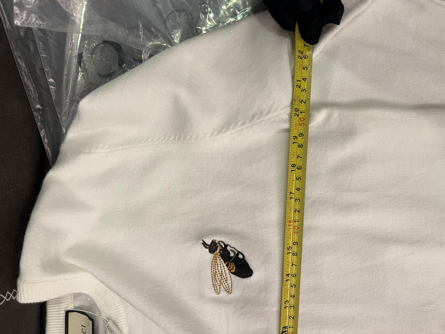 Gucci cream white sweater with embroidered bee detail