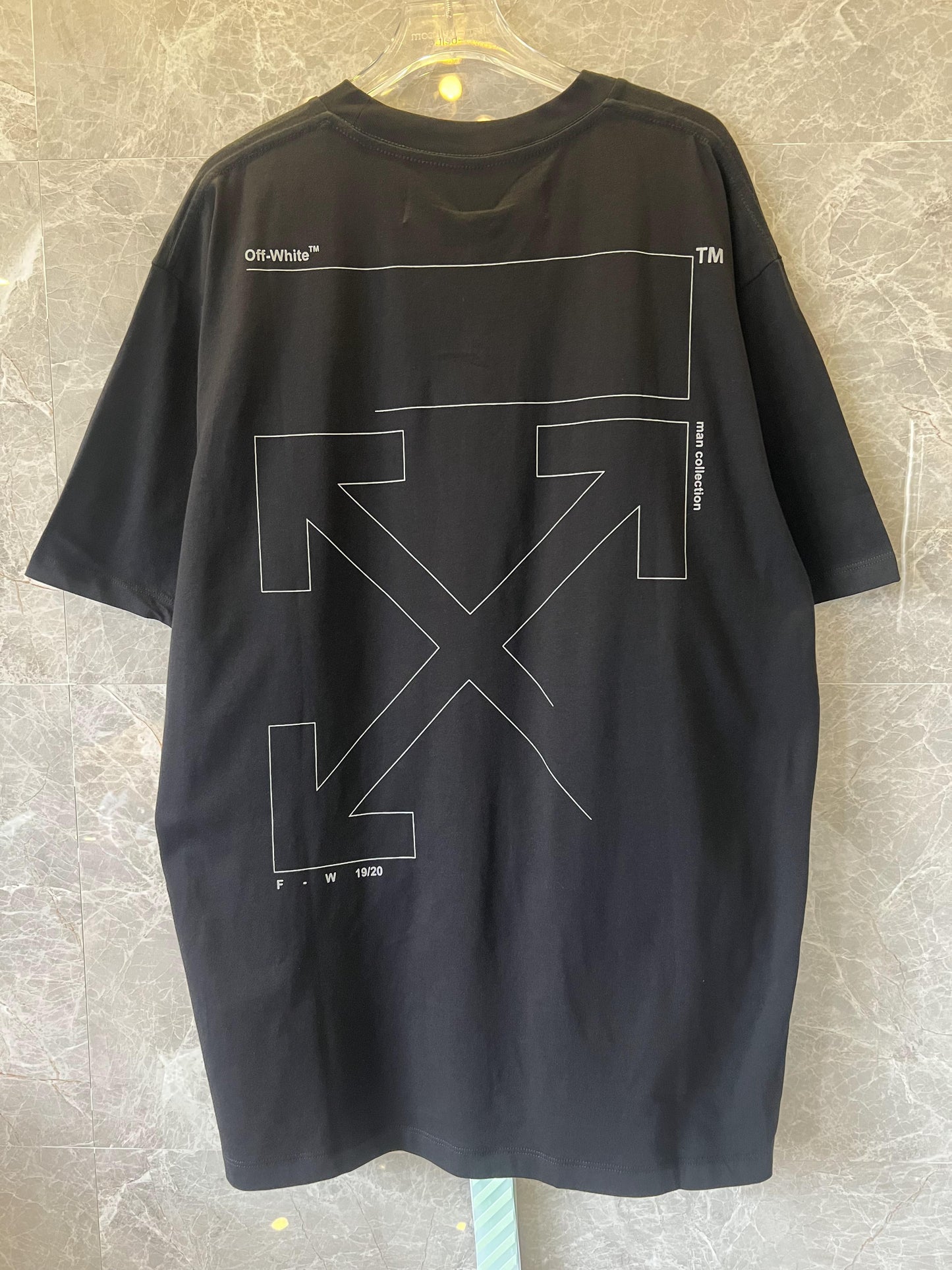 Off-White black oversized t-shirt with signature Cross arrow print - FW19/20 collection