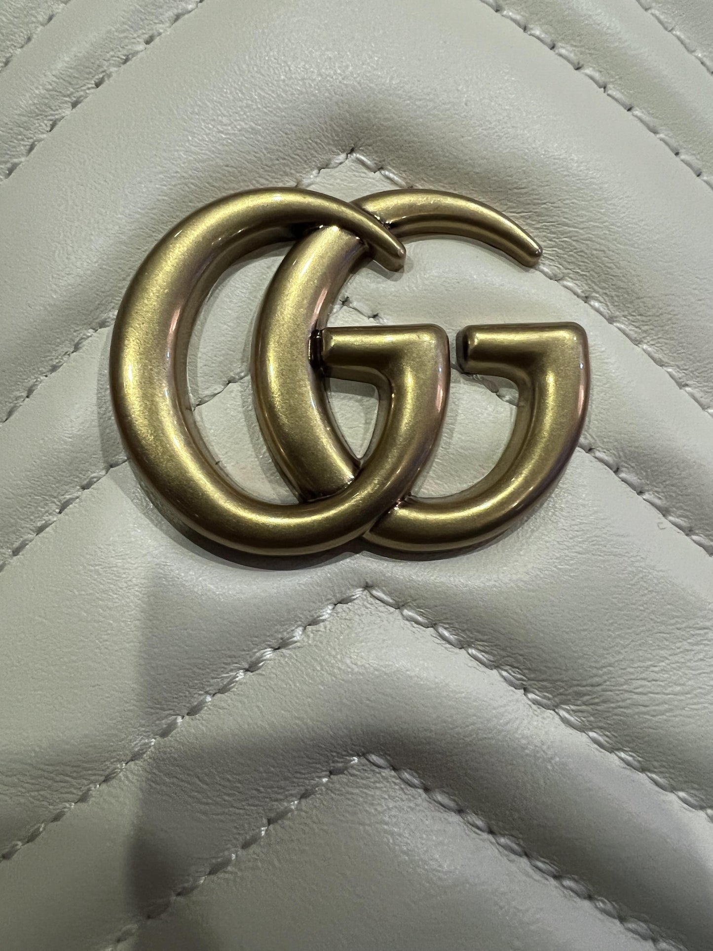 Gucci marmont bucket bag white