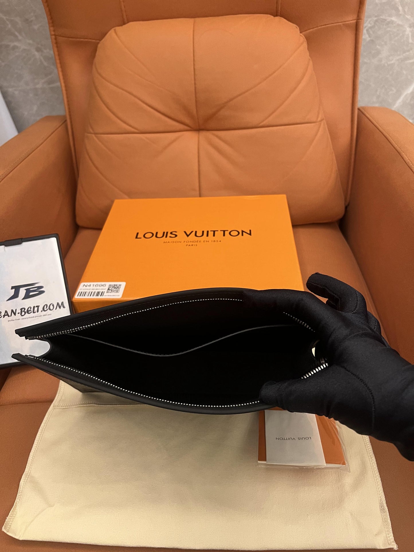 Louis Vuitton pochette voyage mm