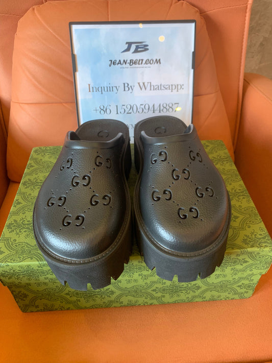 Gucci GG logo black leather platform clogs