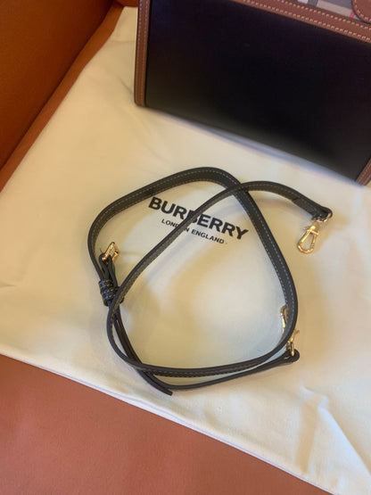 Burberry title tote