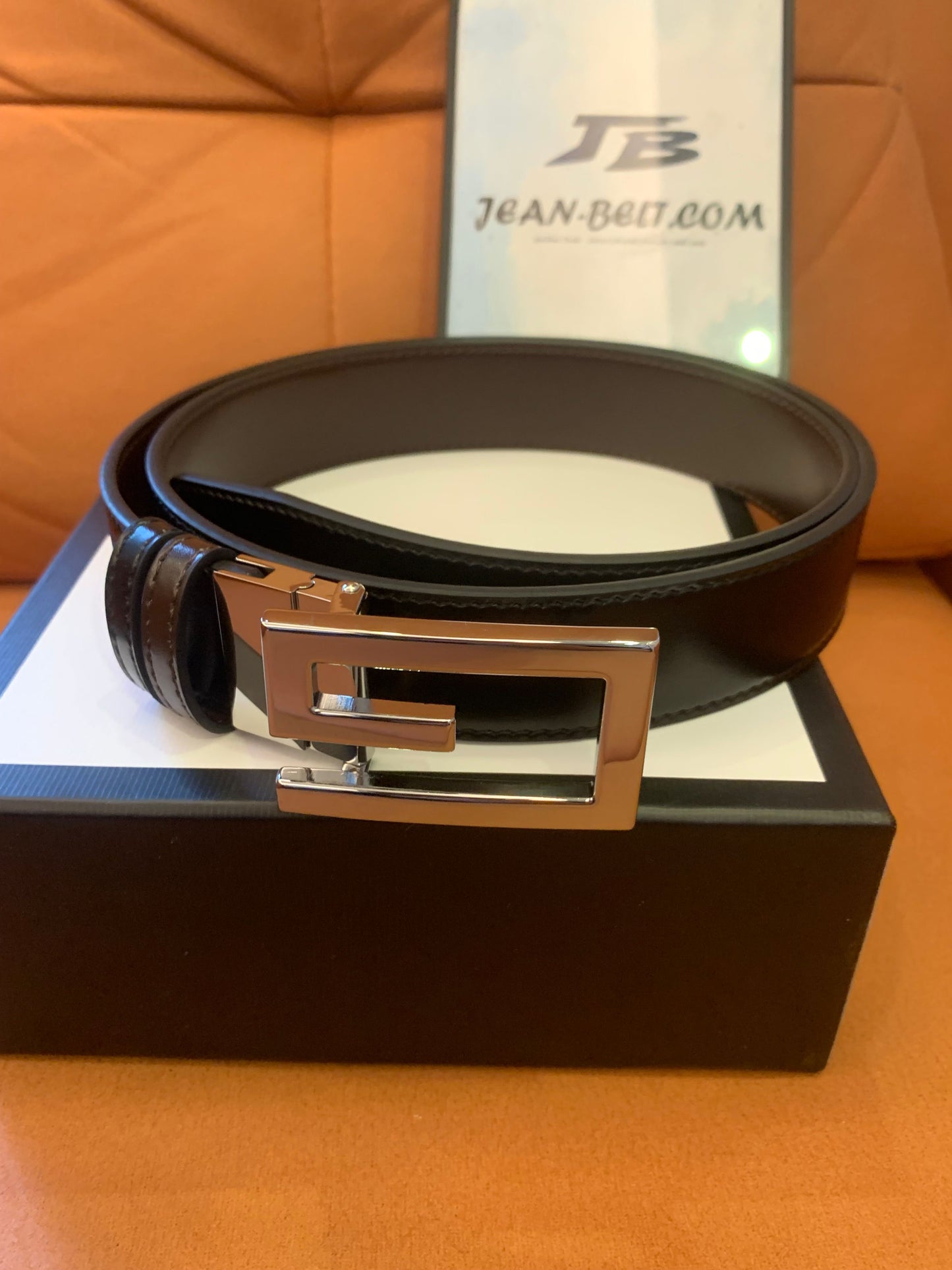 Gucci black leather belt with silver GG buckle