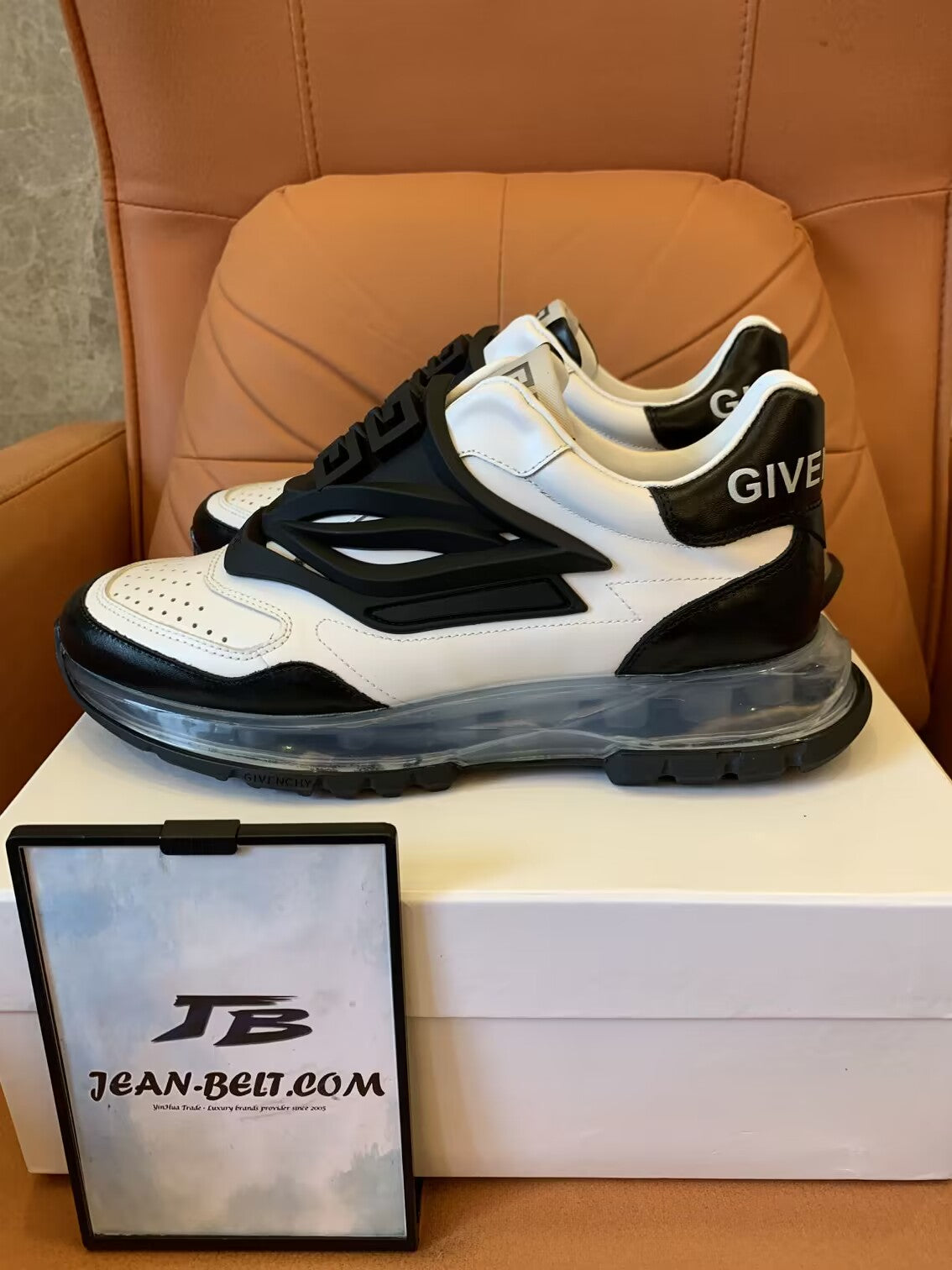 Givenchy GG sneaker