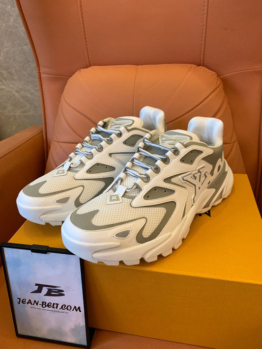 Louis Vuitton Runner Tatic white sneakers