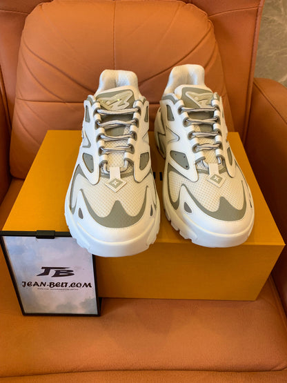 Louis Vuitton Runner Tatic white sneakers