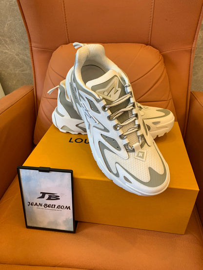 Louis Vuitton Runner Tatic white sneakers