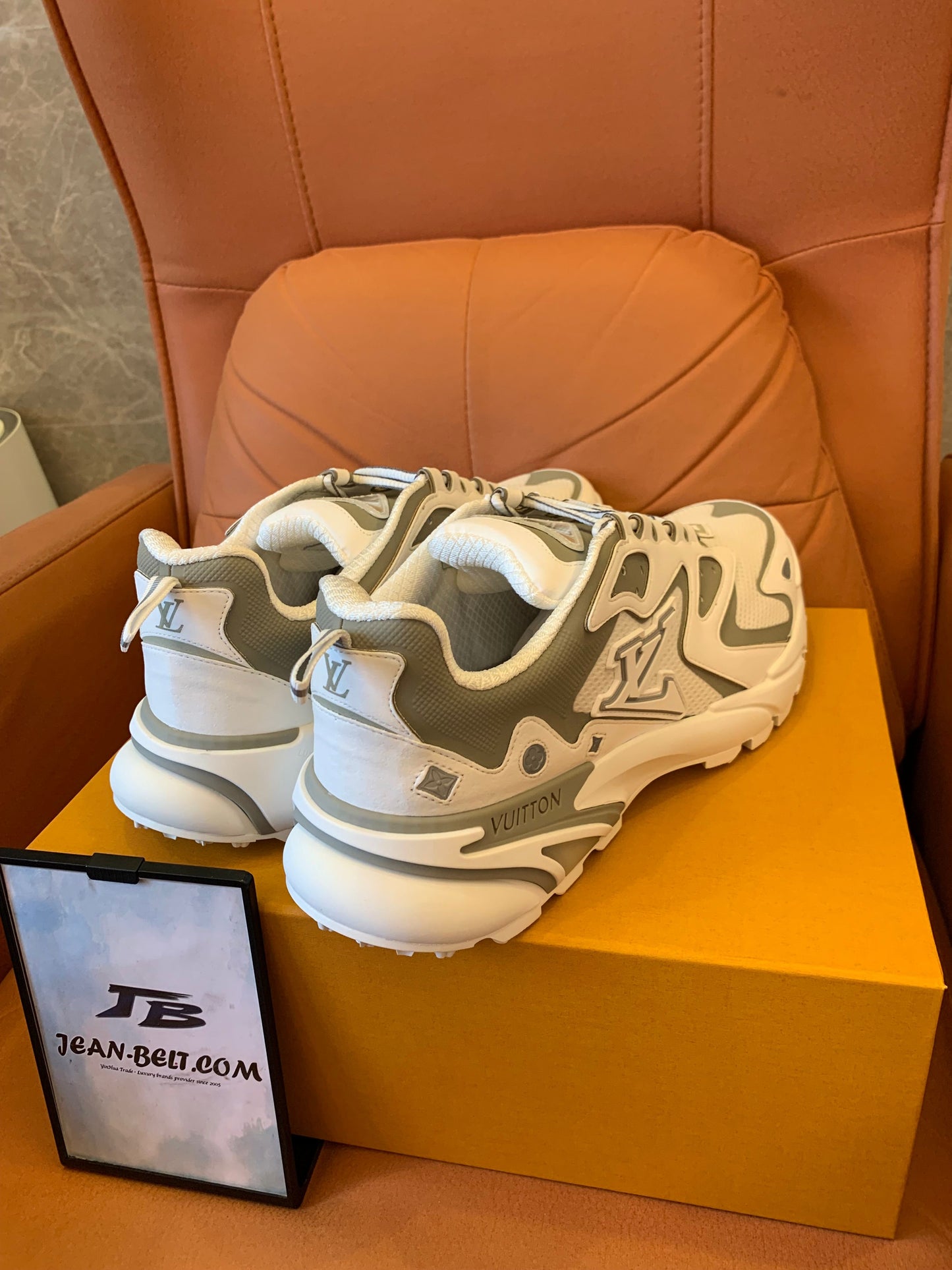 Louis Vuitton Runner Tatic white sneakers