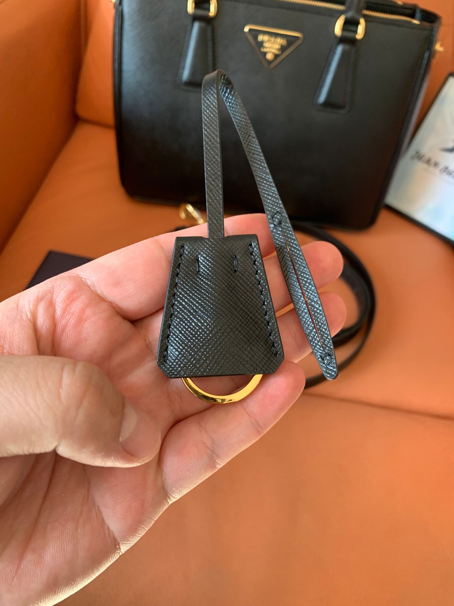 Prada galleria shoulder bag medium black leather