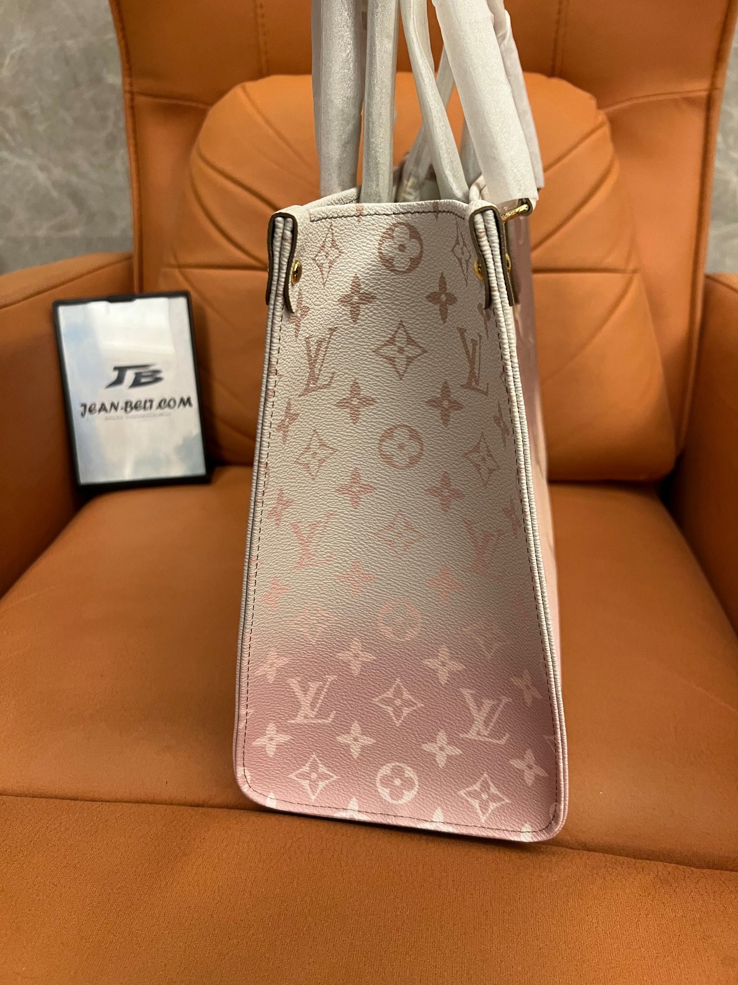 Louis Vuitton spring in the city uunset monogram onthego mm