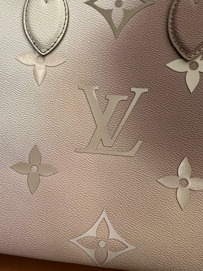 Louis Vuitton spring in the city uunset monogram onthego mm