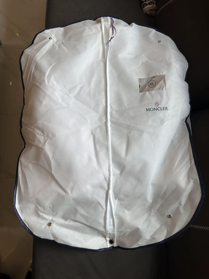 Moncler elegant white quilted down jacket