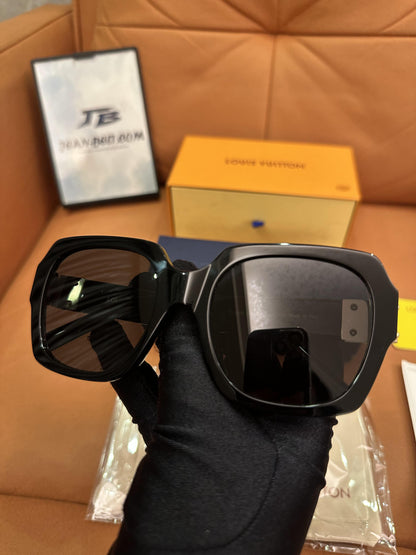 Louis Vuitton square srame sunglasses