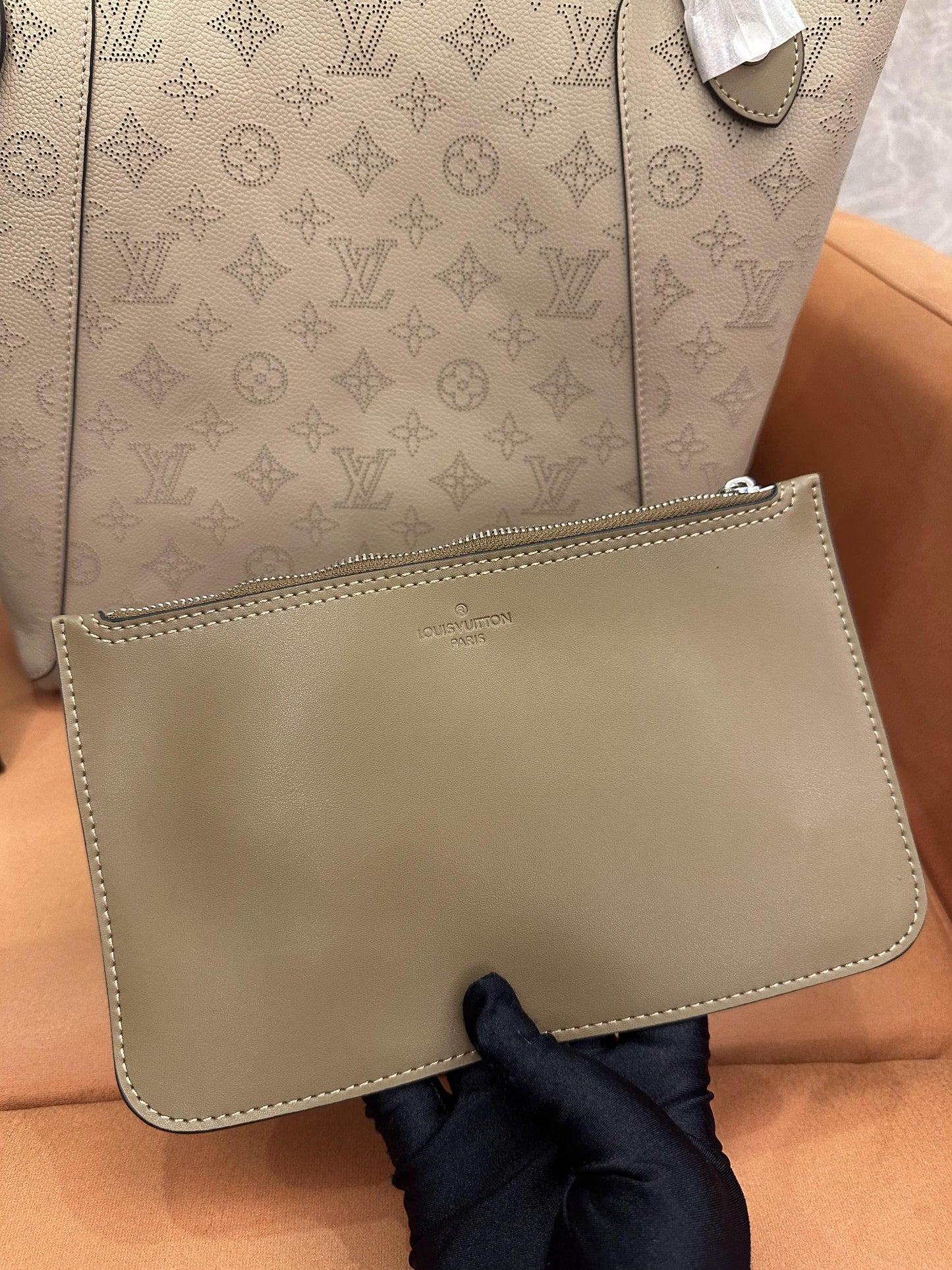 Louis Vuitton hina pm shoulder bag monogram mahina leather galle