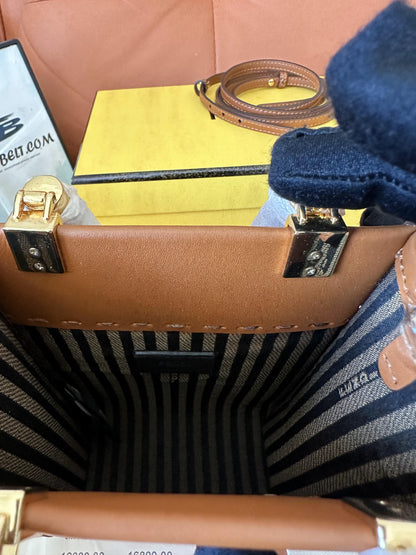 Fendi sunshine tote mini brown