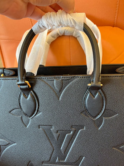 Louis Vuitton onthego mm black