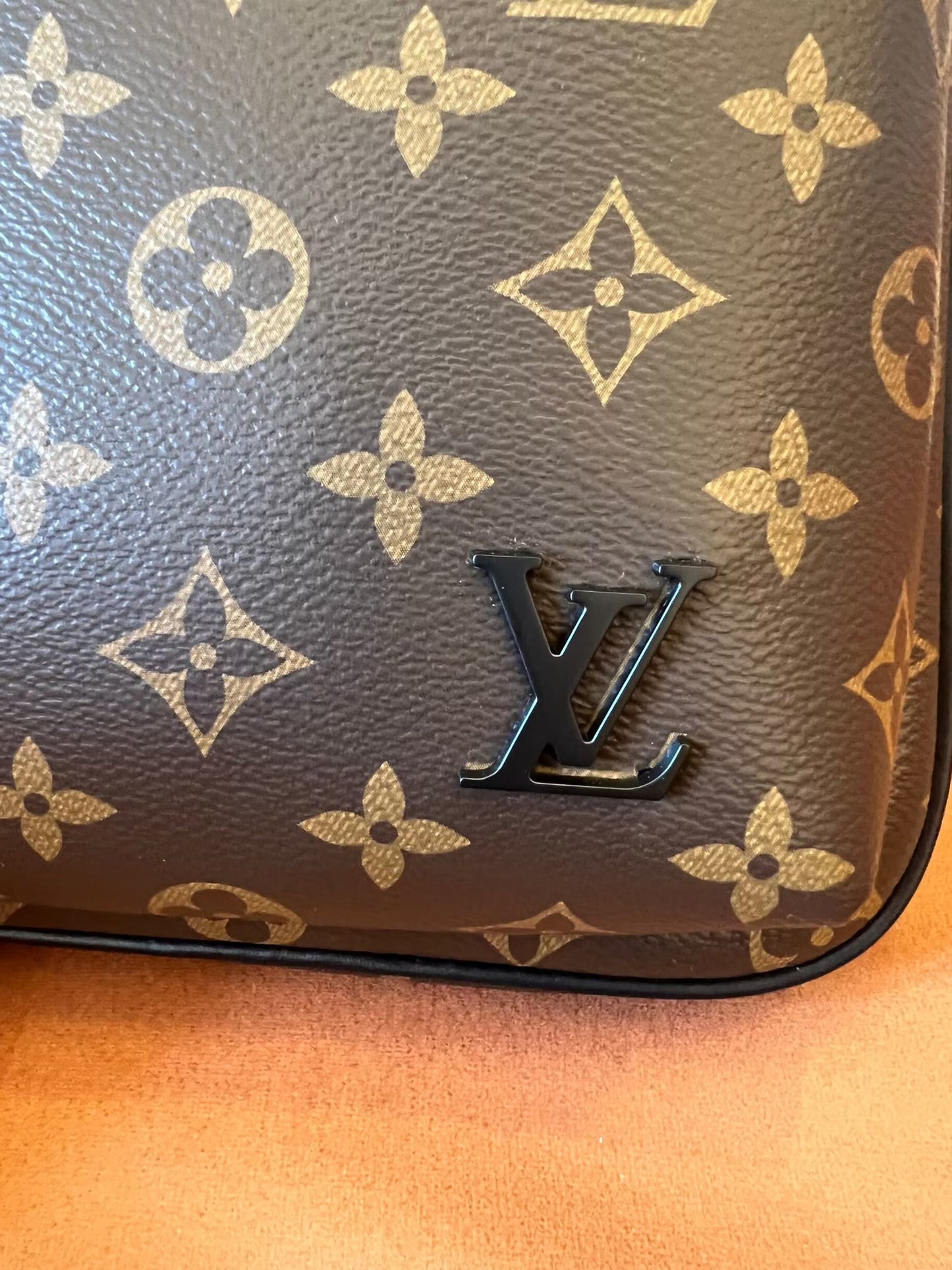 Louis Vuitton avenue slingbag nm