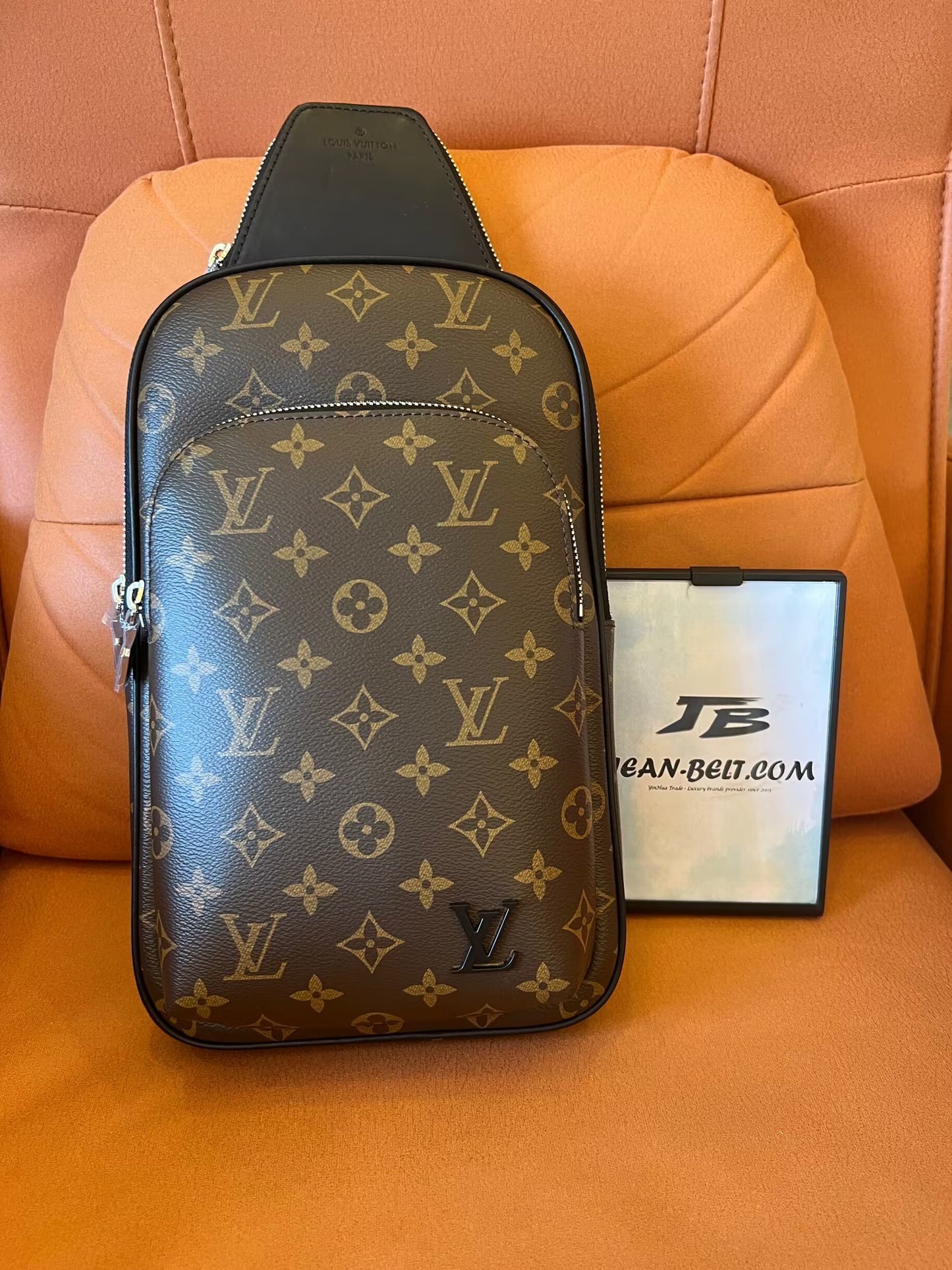 Louis Vuitton avenue slingbag nm