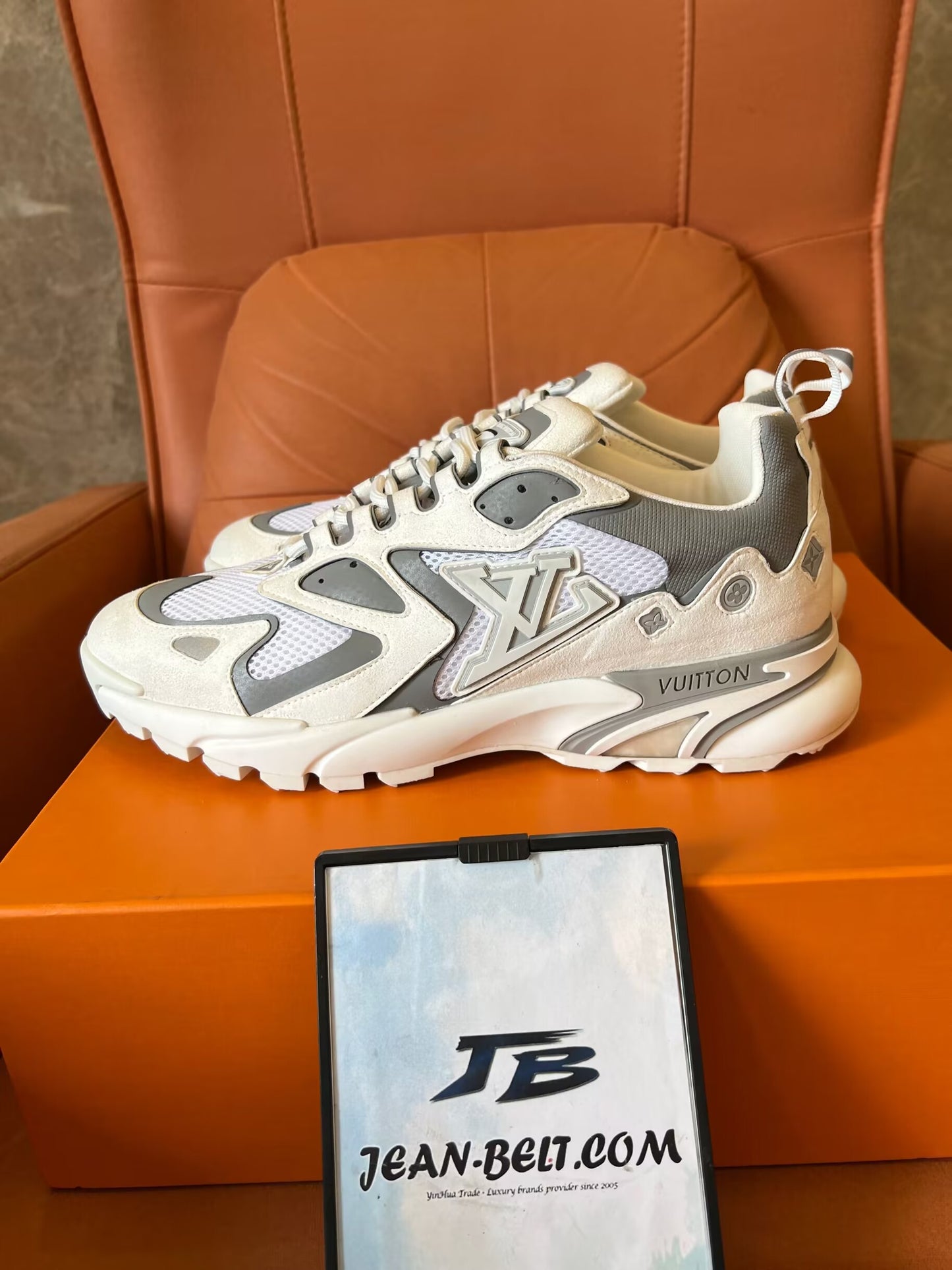 Louis Vuitton Runner Tatic sneakers white grey