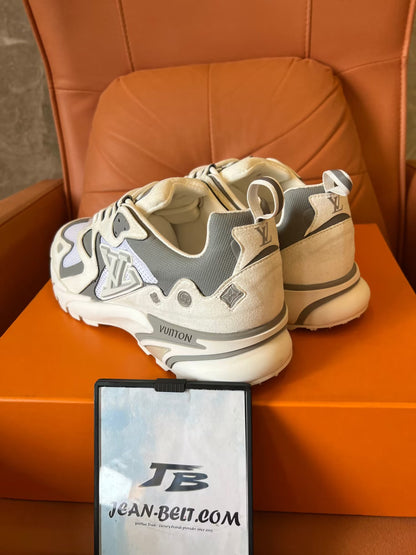 Louis Vuitton Runner Tatic sneakers white grey