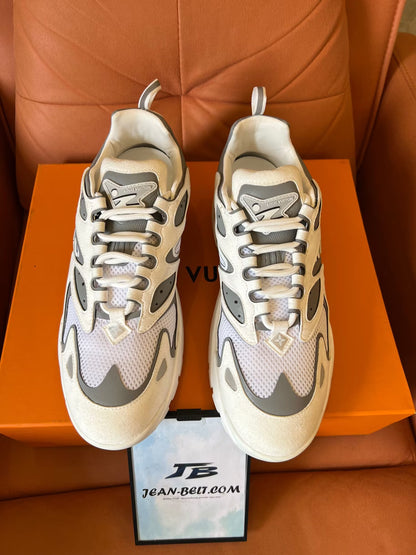 Louis Vuitton Runner Tatic sneakers white grey