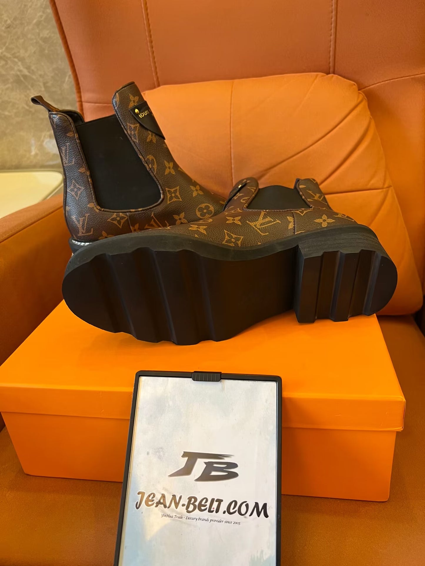 Louis Vuitton beaubourg chelsea boots