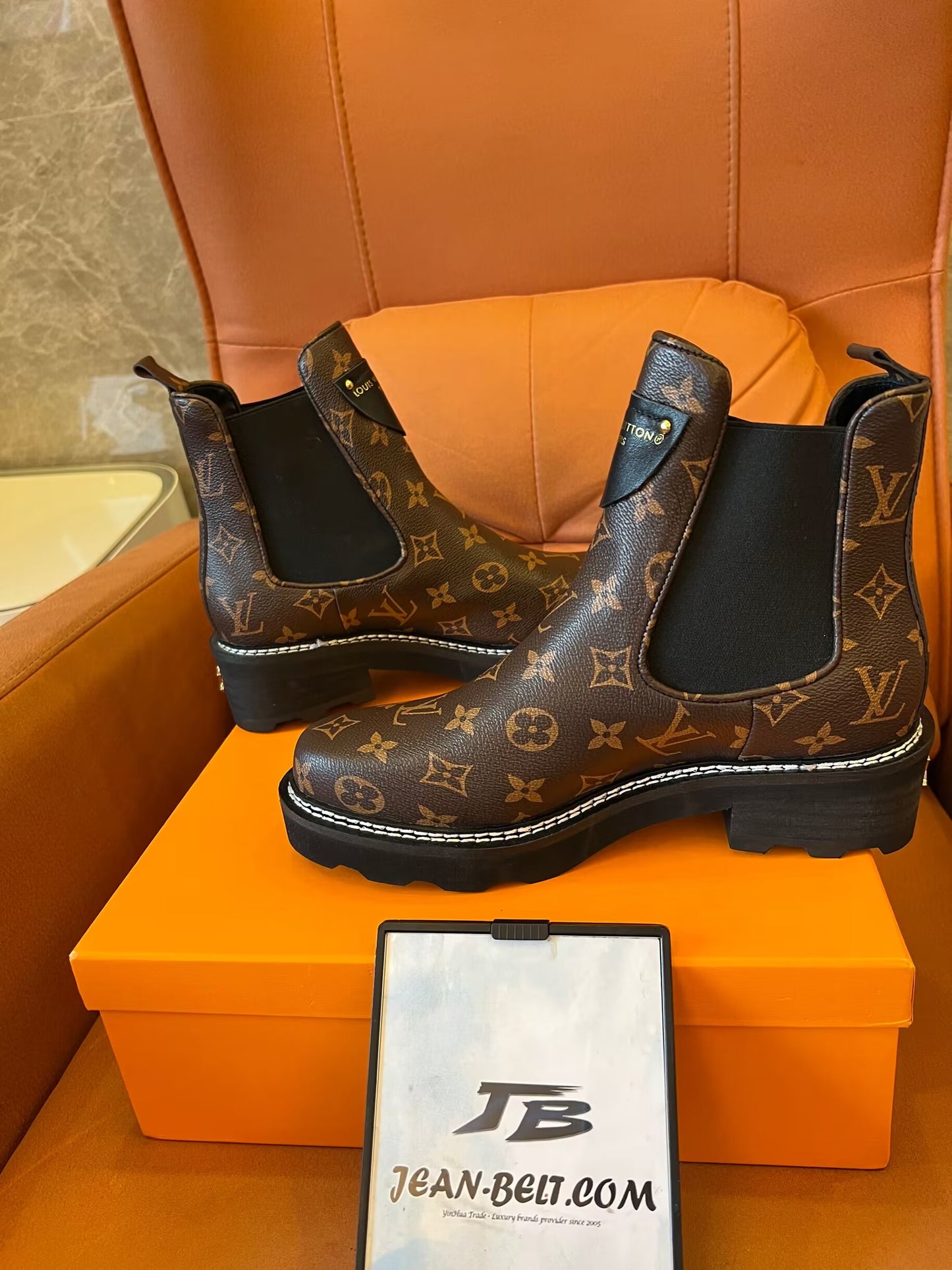 Louis Vuitton beaubourg chelsea boots