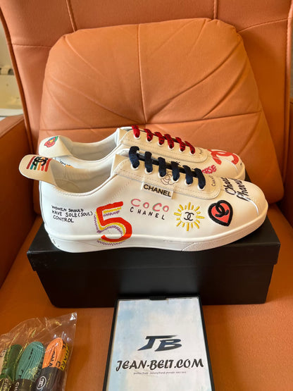 Chanel Pharrell sneakers grafiti  capsule neuve white