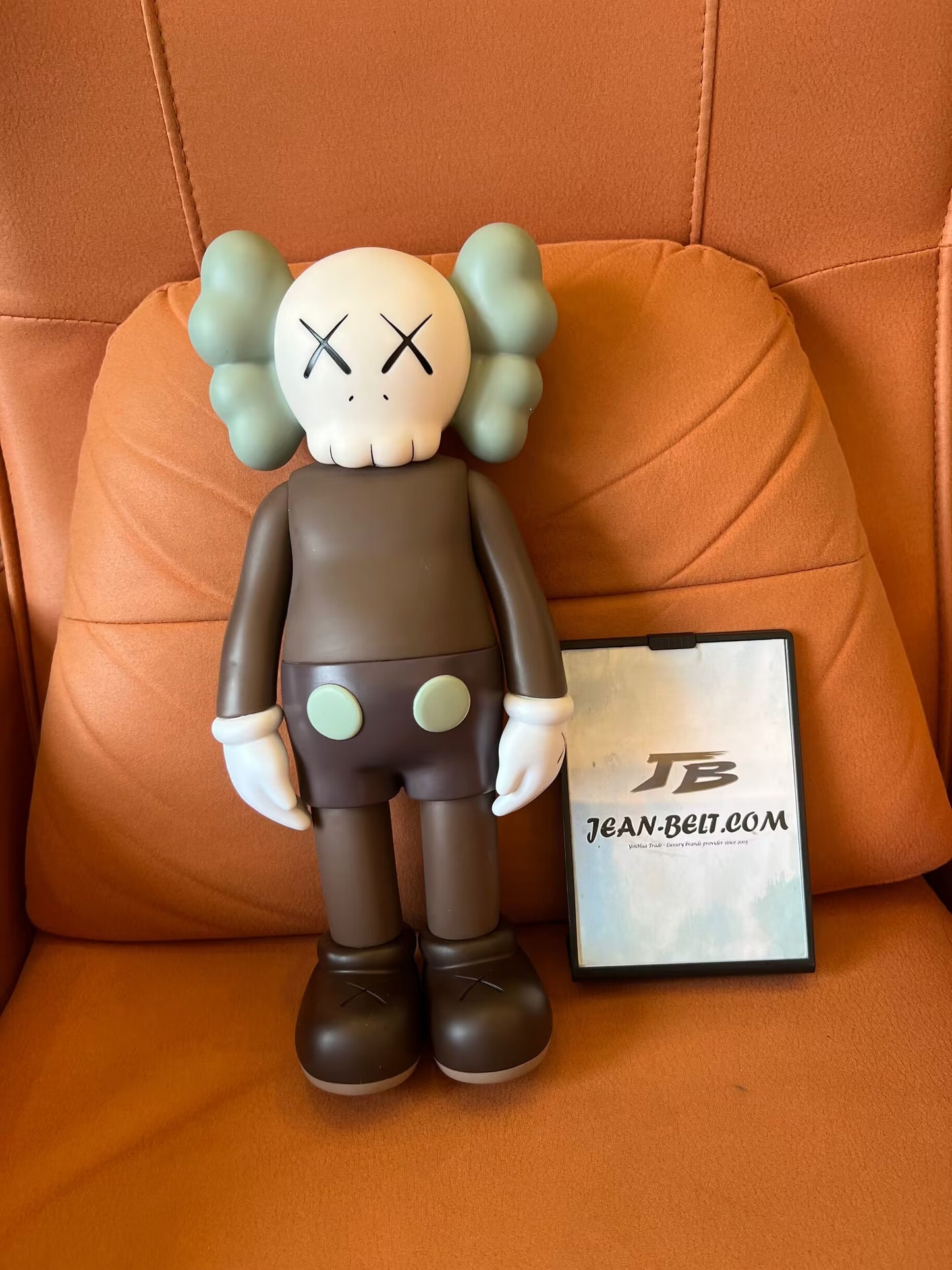 KAWS companion vinyl figure (2006 Edition)