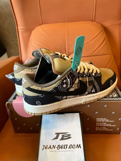 Travis Scott X SB Dunk Low black parachute beige petra brown shoes