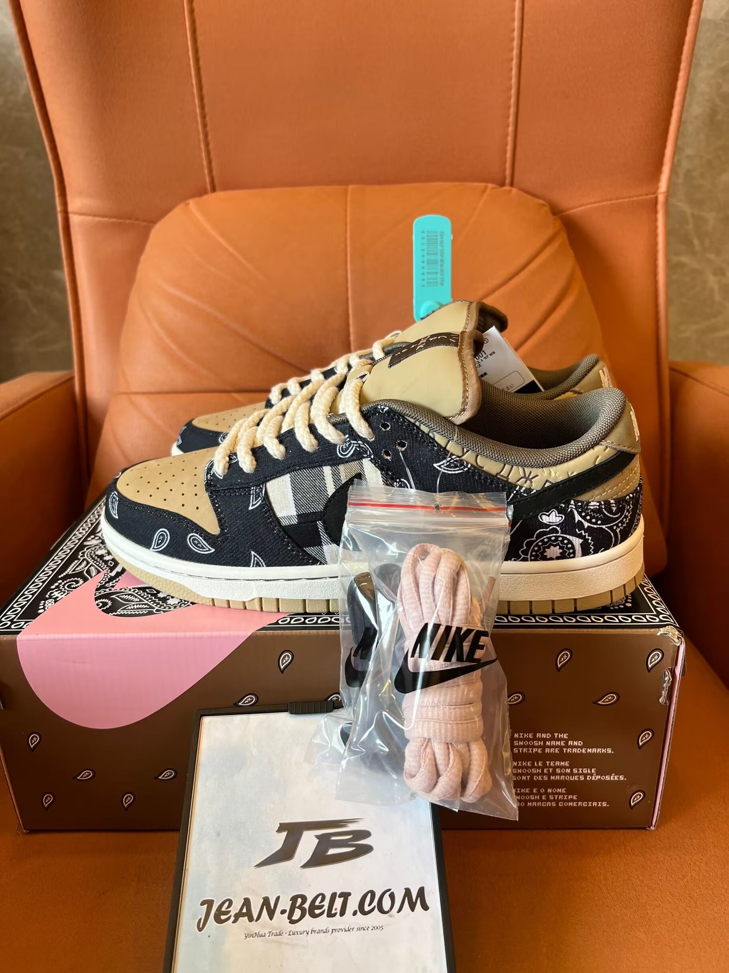 Travis Scott X SB Dunk Low black parachute beige petra brown shoes