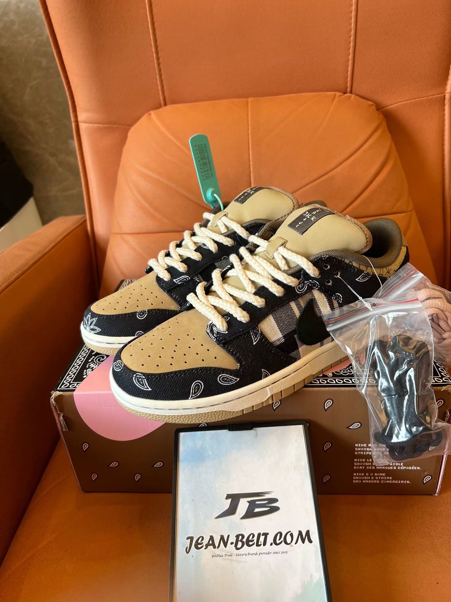 Travis Scott X SB Dunk Low black parachute beige petra brown shoes