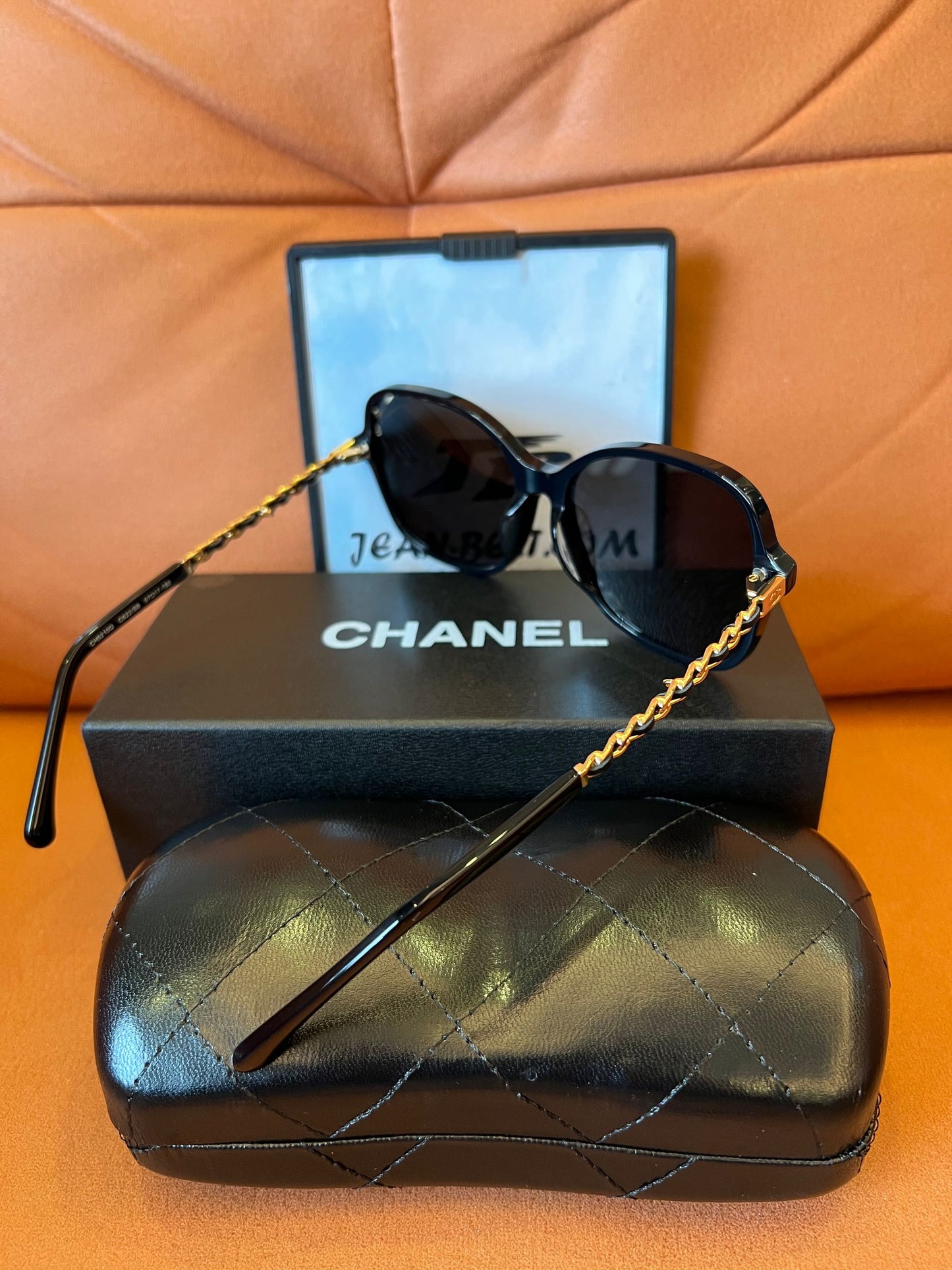 Chanel quilted chain-link sunglasses