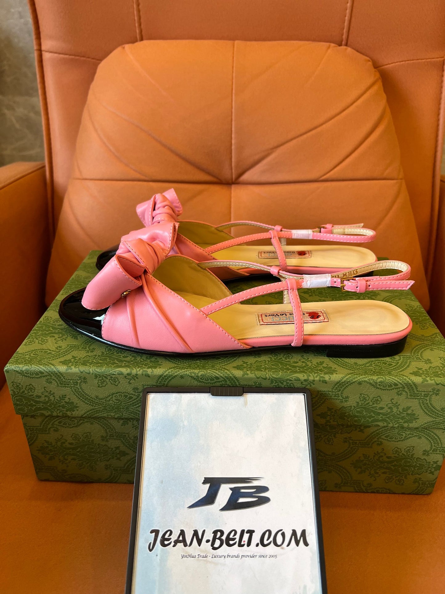 Gucci pink with bow flat sandals